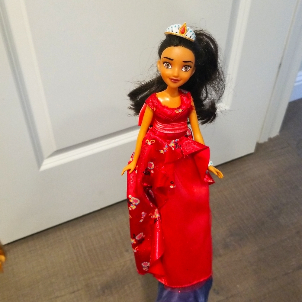 Elena of Avalor - Picture 2 of 2